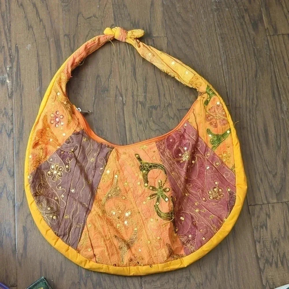 Orange  Sequined purse - Picture 8 of 8